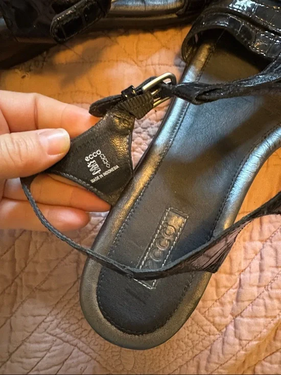 Ecco black sandals - Picture 3 of 3